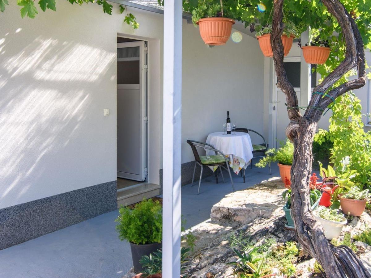Apartments Beba - Peaceful Location โตรกีร์ ภายนอก รูปภาพ
