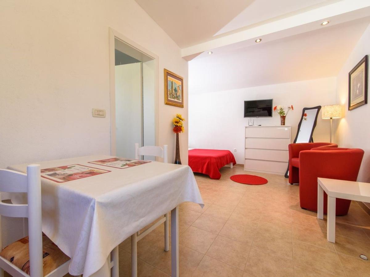 Apartments Beba - Peaceful Location โตรกีร์ ภายนอก รูปภาพ