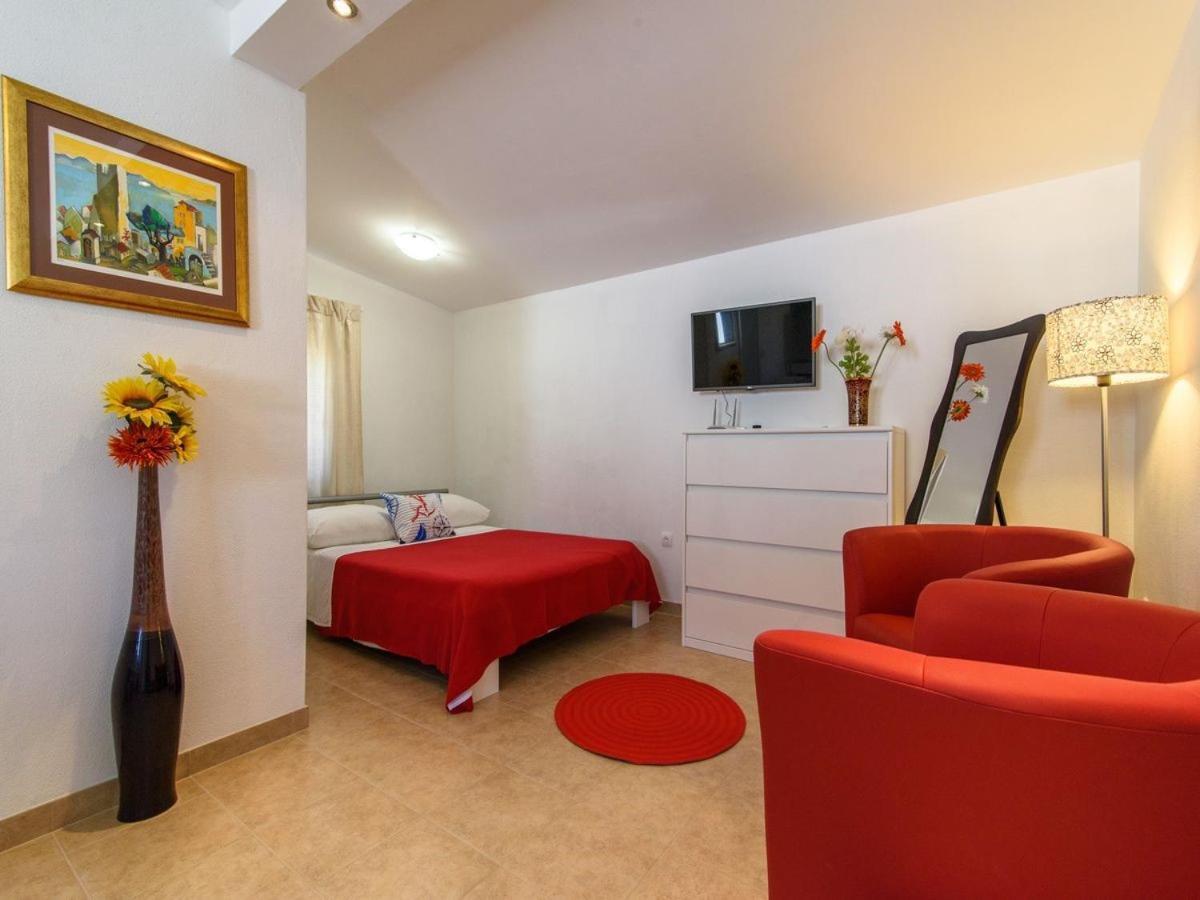 Apartments Beba - Peaceful Location โตรกีร์ ภายนอก รูปภาพ